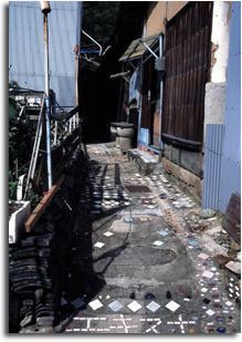 旧タイル路