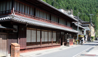 旅館